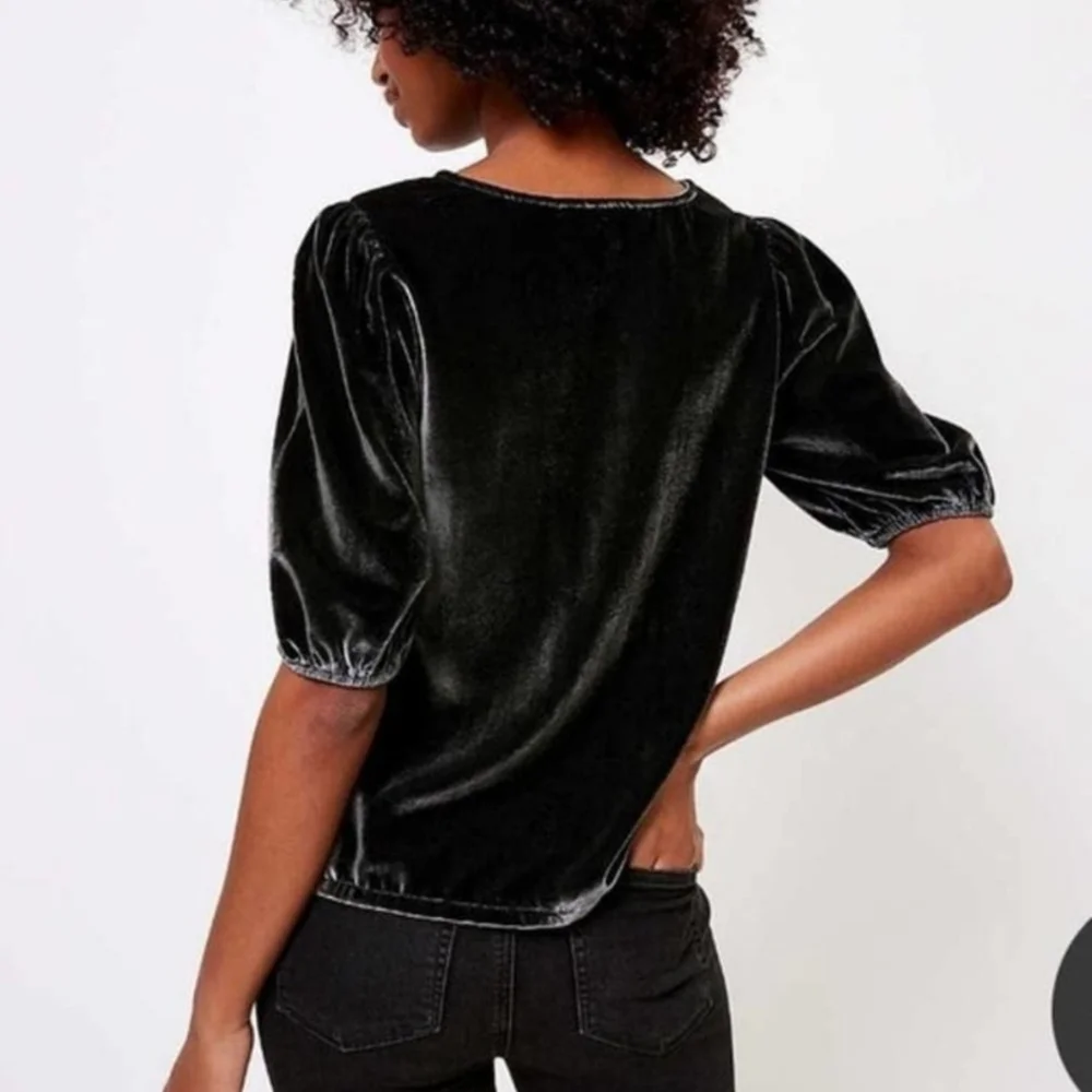 LOFT velvet puff